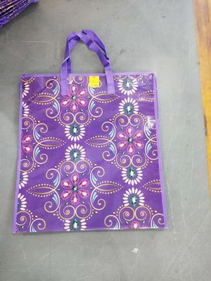 पुनर्नवीनीकरण योग्य टुकड़े टुकड़े मुद्रित रंगीन डिजाइन पीपी शॉपिंग बैग