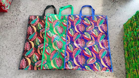 इको-फ्रेंडली इंक के साथ कस्टम पीपी बुने हुए शॉपिंग बैग 10 किलो क्षमता